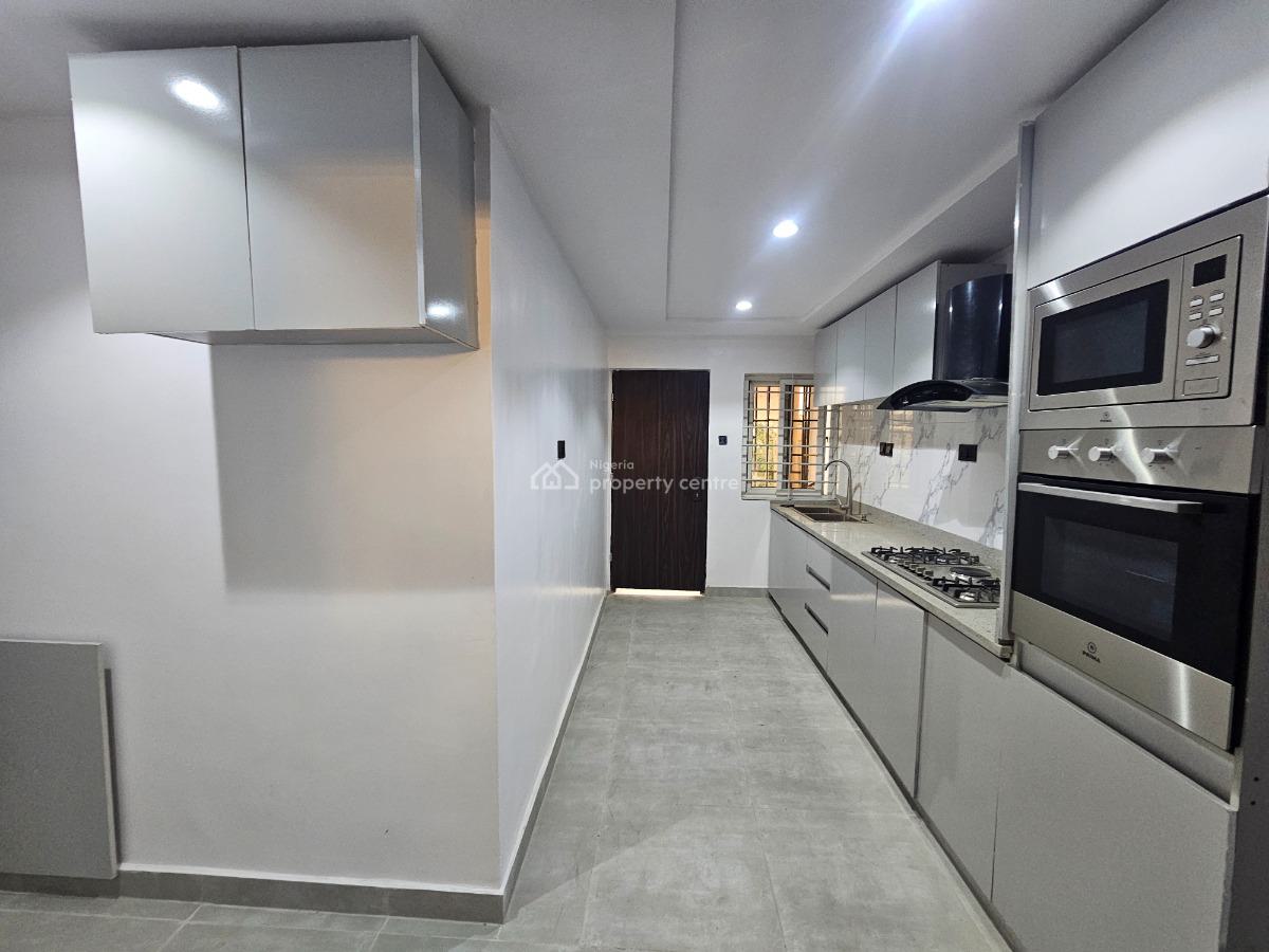 Luxury 3 Bedroom Apartment with Bq in a Gated Community, Off Admiralty Way, Lekki Phase 1, Lekki, Lagos, Flat / Apartment for Sale