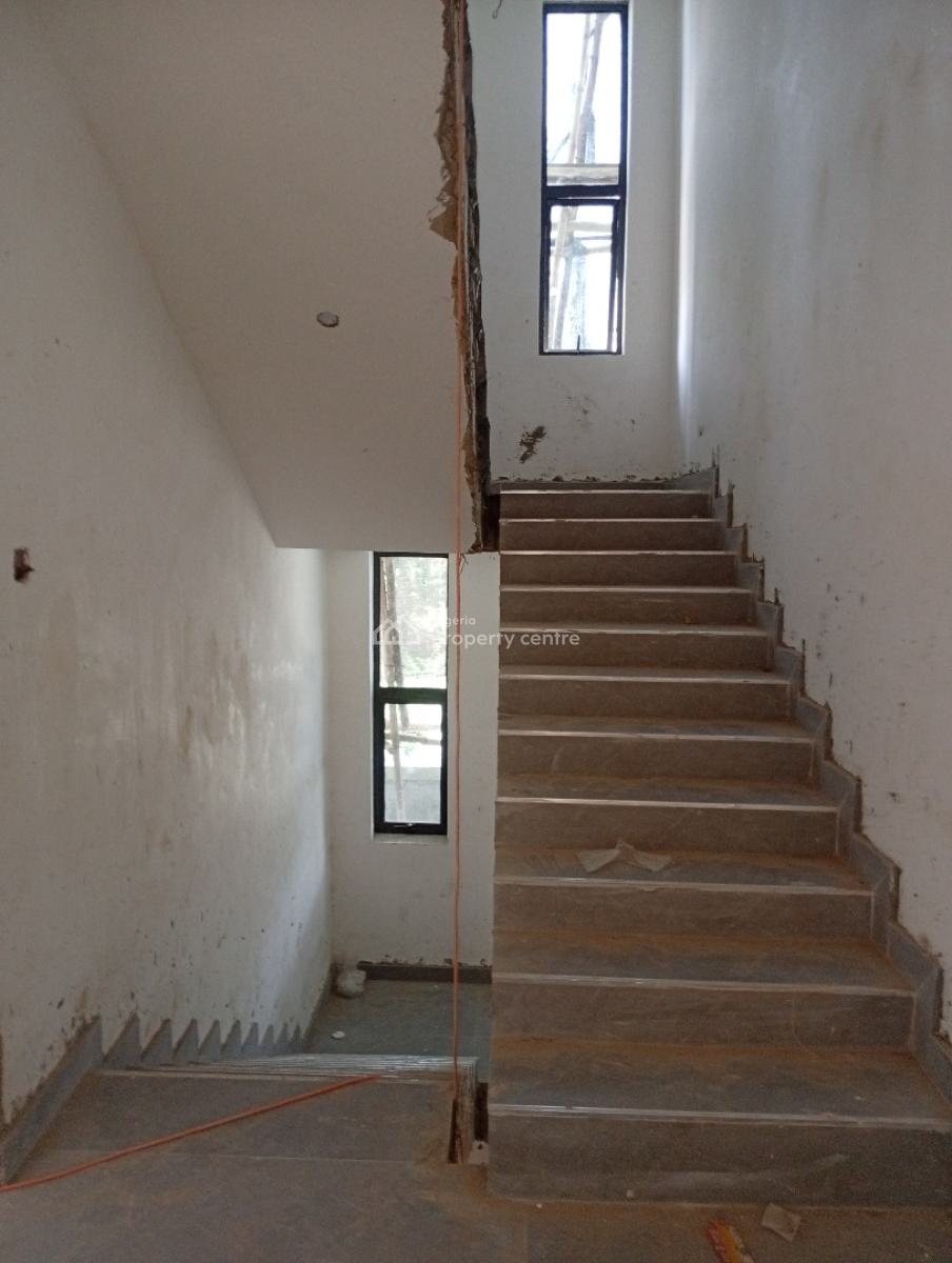 Brand New 3 Bedroom Flat, Upstairs, Chisco Bus Stop, Lekki Expressway, Lekki, Lagos, Flat / Apartment for Sale