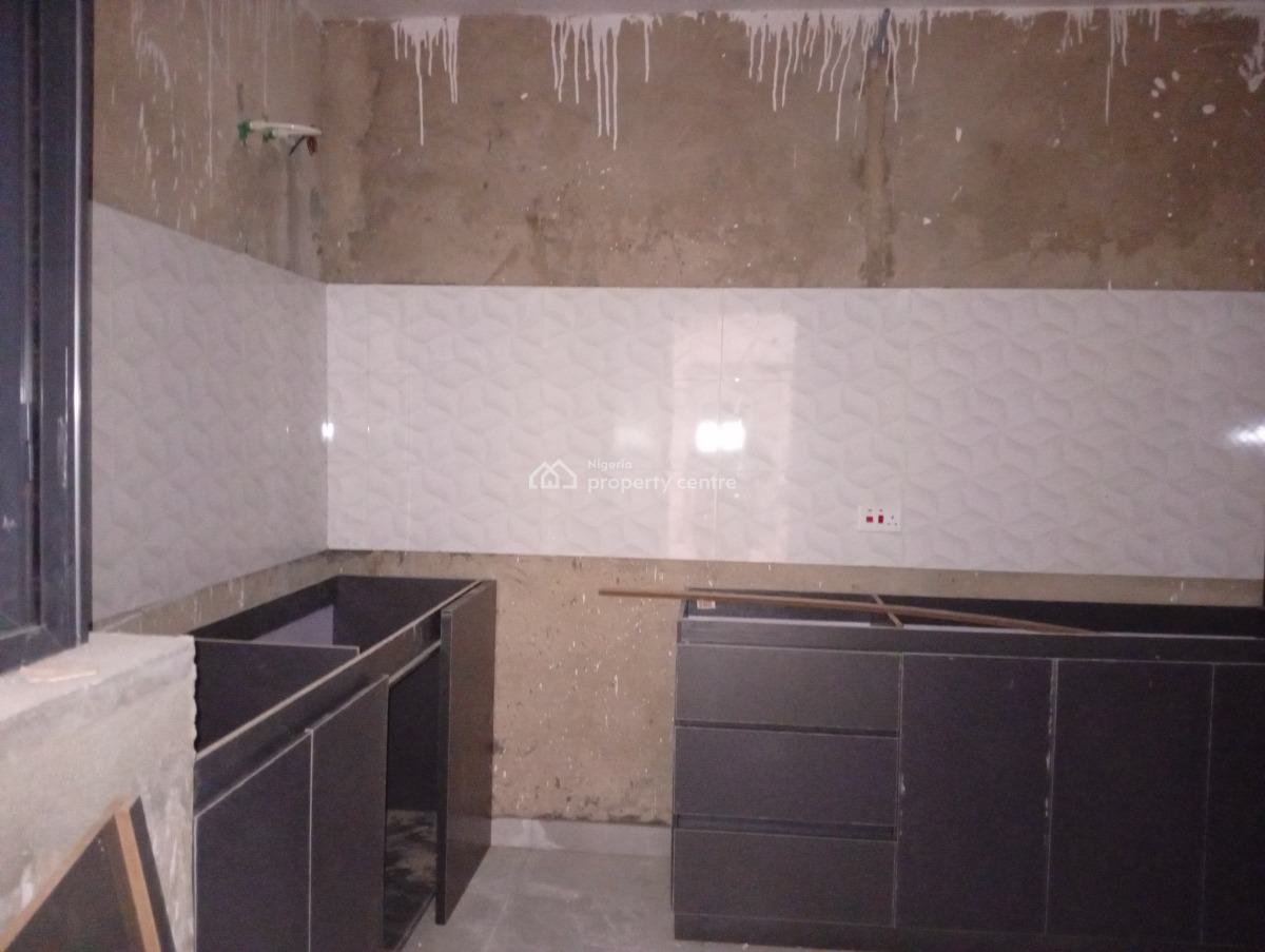 Brand New 3 Bedroom Flat, Upstairs, Chisco Bus Stop, Lekki Expressway, Lekki, Lagos, Flat / Apartment for Sale