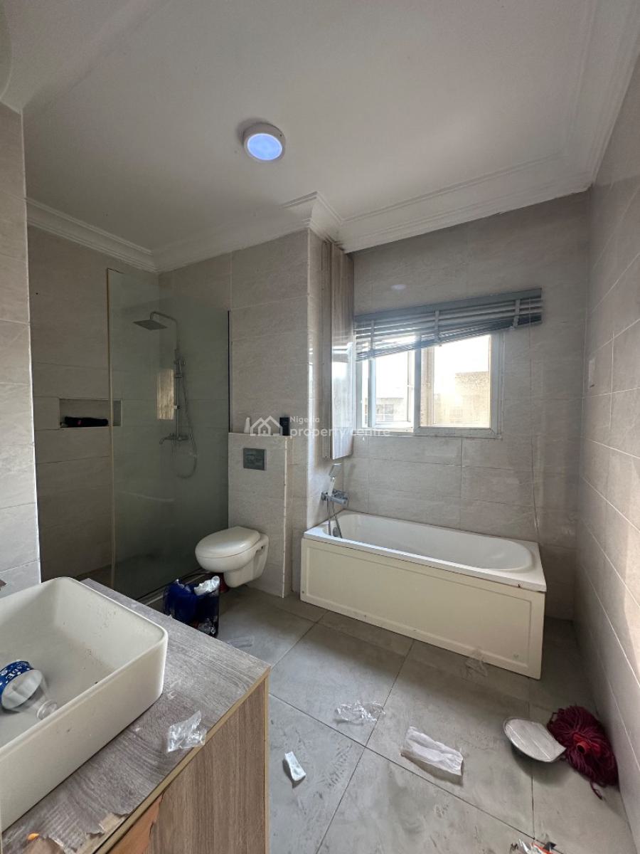 𝐌𝐀𝐈𝐍𝐓𝐀𝐈𝐍𝐄𝐃 4 𝐁𝐄𝐃𝐑𝐎𝐎𝐌 𝐓𝐄𝐑𝐑𝐀𝐂𝐄 𝐃𝐔𝐏𝐋𝐄𝐗, Osapa, Lekki, Lagos, Detached Duplex for Rent