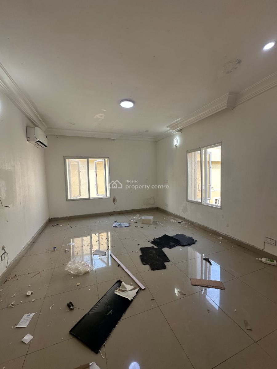 𝐌𝐀𝐈𝐍𝐓𝐀𝐈𝐍𝐄𝐃 4 𝐁𝐄𝐃𝐑𝐎𝐎𝐌 𝐓𝐄𝐑𝐑𝐀𝐂𝐄 𝐃𝐔𝐏𝐋𝐄𝐗, Osapa, Lekki, Lagos, Detached Duplex for Rent