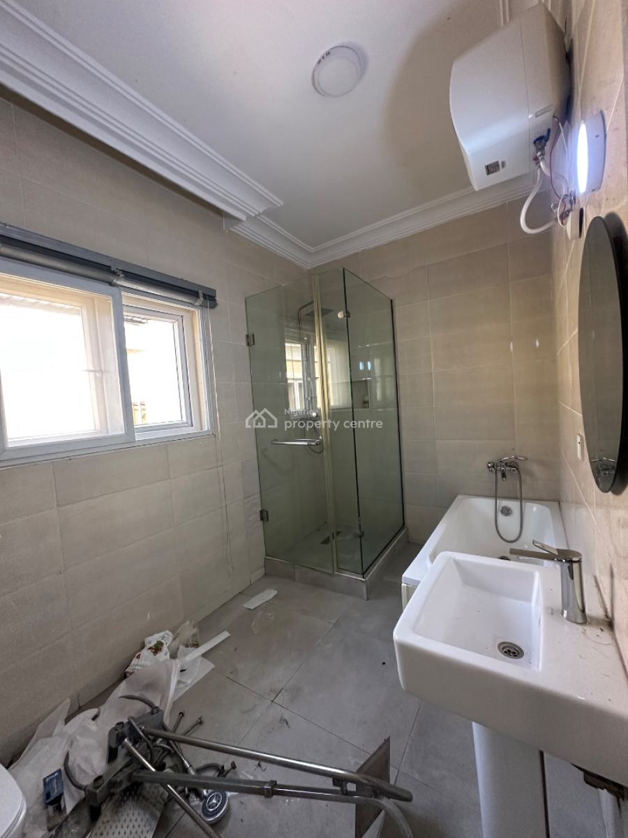 𝐌𝐀𝐈𝐍𝐓𝐀𝐈𝐍𝐄𝐃 4 𝐁𝐄𝐃𝐑𝐎𝐎𝐌 𝐓𝐄𝐑𝐑𝐀𝐂𝐄 𝐃𝐔𝐏𝐋𝐄𝐗, Osapa, Lekki, Lagos, Detached Duplex for Rent