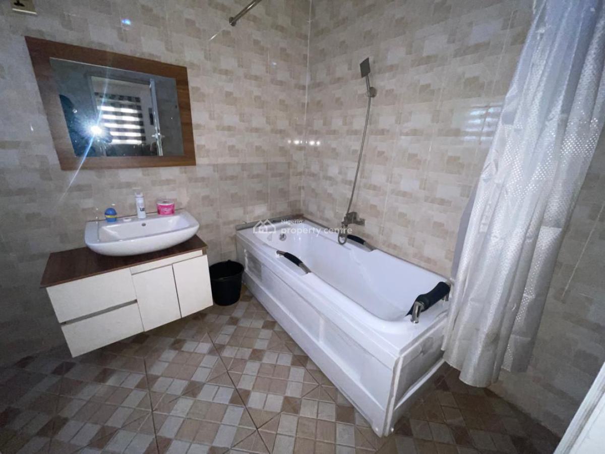 Relatively New 18 Room Hotel, Ijesha, Surulere, Lagos, Hotel / Guest House for Sale
