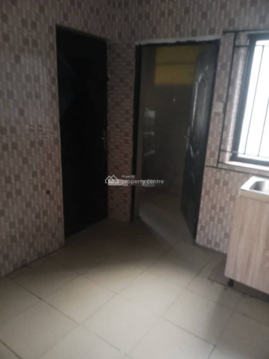 Spacious and Well Maintained 3 Bedroom Flat, Thomas Estate, Ajiwe, Ajah, Lagos, Flat / Apartment for Rent