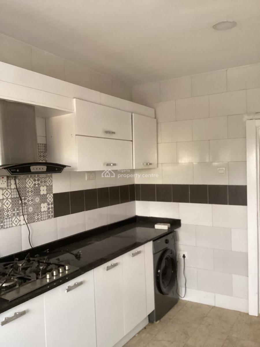 Two (2) Bedroom Flat with Bq, 24 Hours Power & Pool, Victoria Island (vi), Lagos, Flat / Apartment for Rent