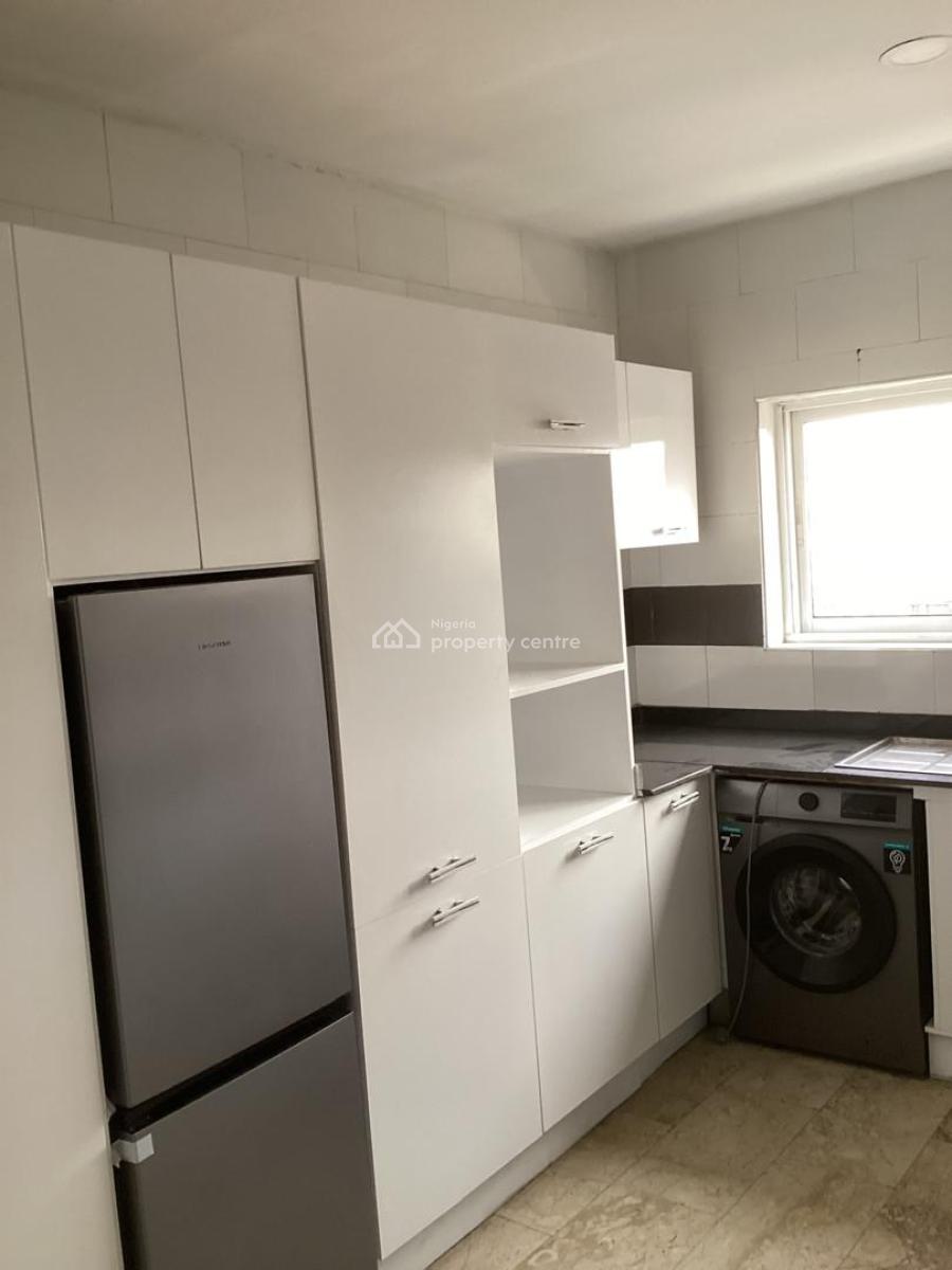 Two (2) Bedroom Flat with Bq, 24 Hours Power & Pool, Victoria Island (vi), Lagos, Flat / Apartment for Rent