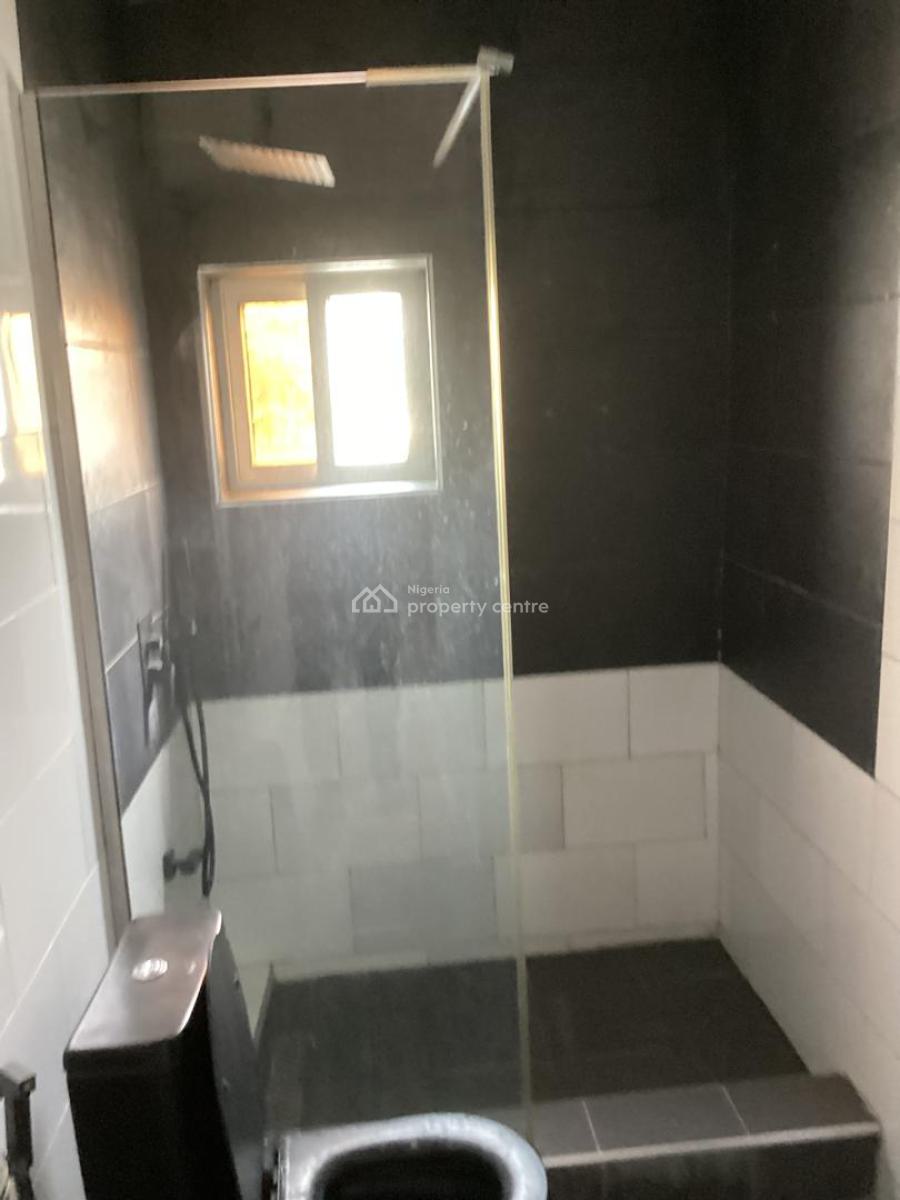 Two (2) Bedroom Flat with Bq, 24 Hours Power & Pool, Victoria Island (vi), Lagos, Flat / Apartment for Rent