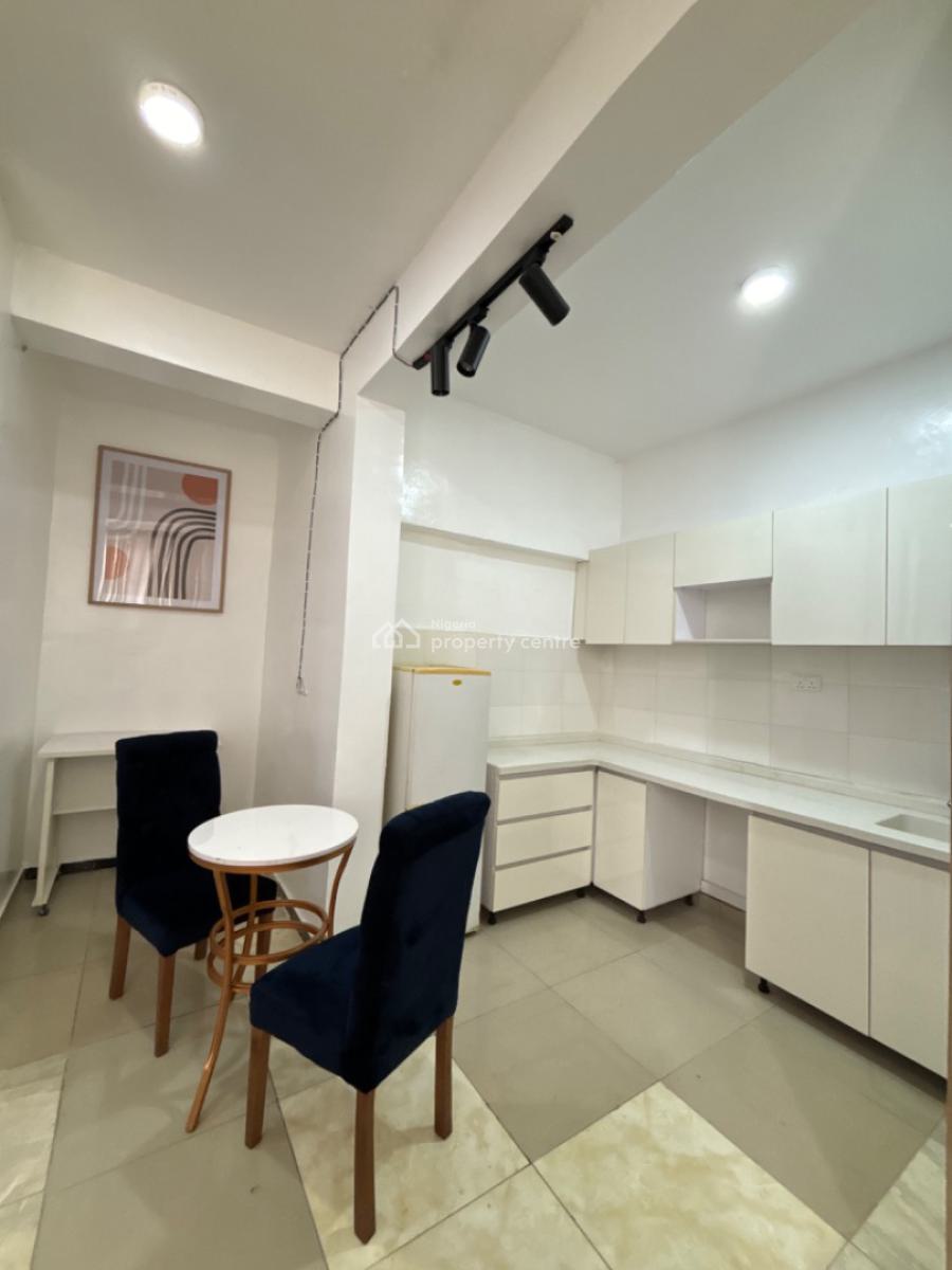 Nice 2 Bedroom Apartment, Lekki Phase 1, Lekki, Lagos, Flat / Apartment for Rent