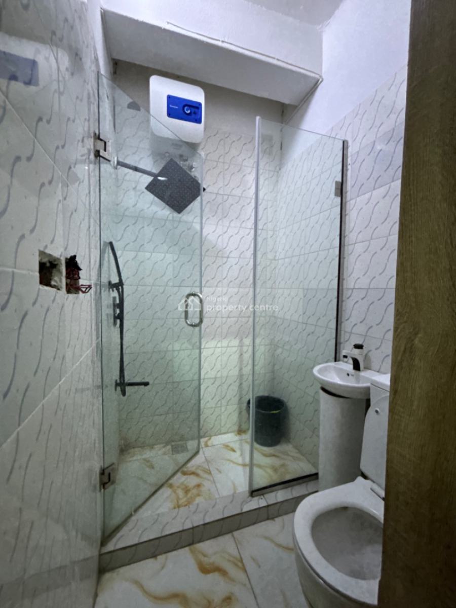 Nice 2 Bedroom Apartment, Lekki Phase 1, Lekki, Lagos, Flat / Apartment for Rent