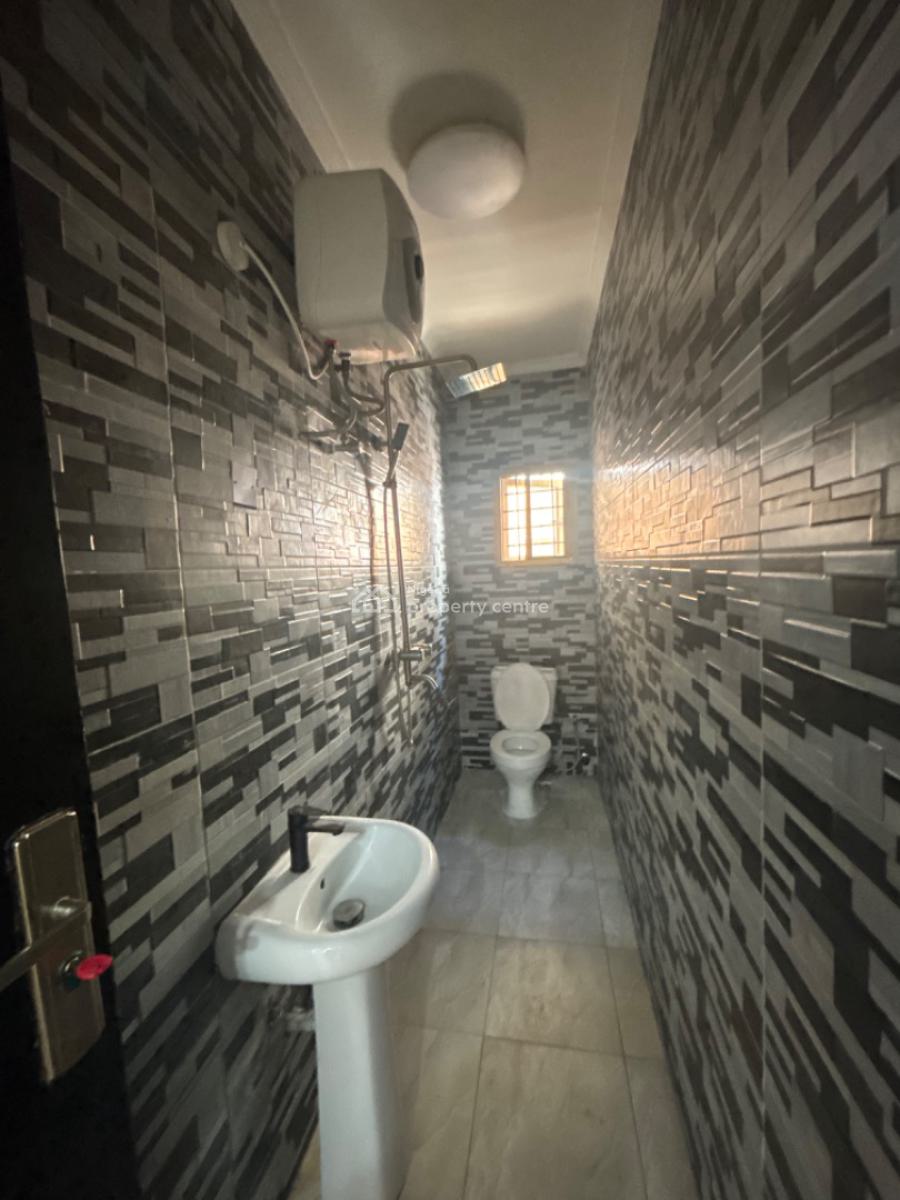 Self Serviced Lovely 3 Bedroom Duplex with a Bq, Lekki Phase 1, Lekki, Lagos, Semi-detached Duplex for Rent