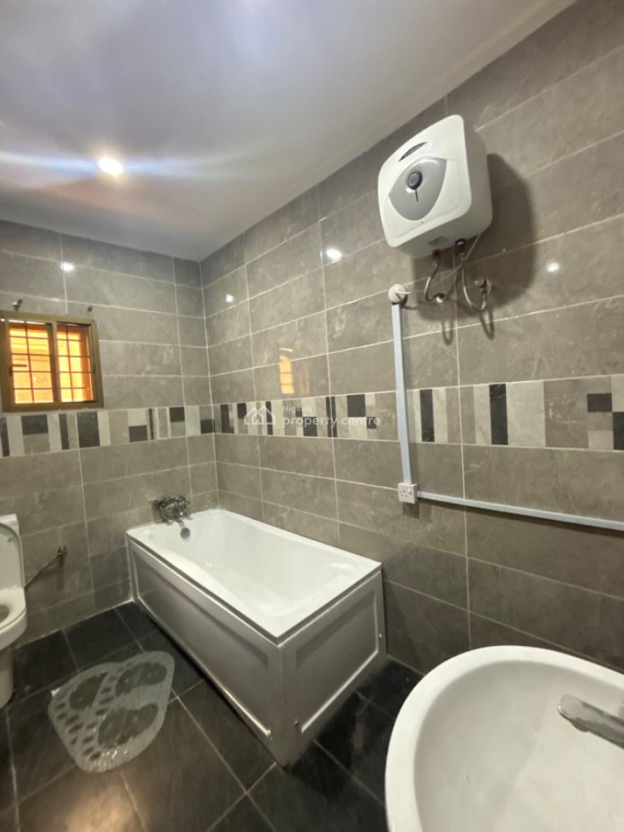 Self Serviced Lovely 3 Bedroom Duplex with a Bq, Lekki Phase 1, Lekki, Lagos, Semi-detached Duplex for Rent