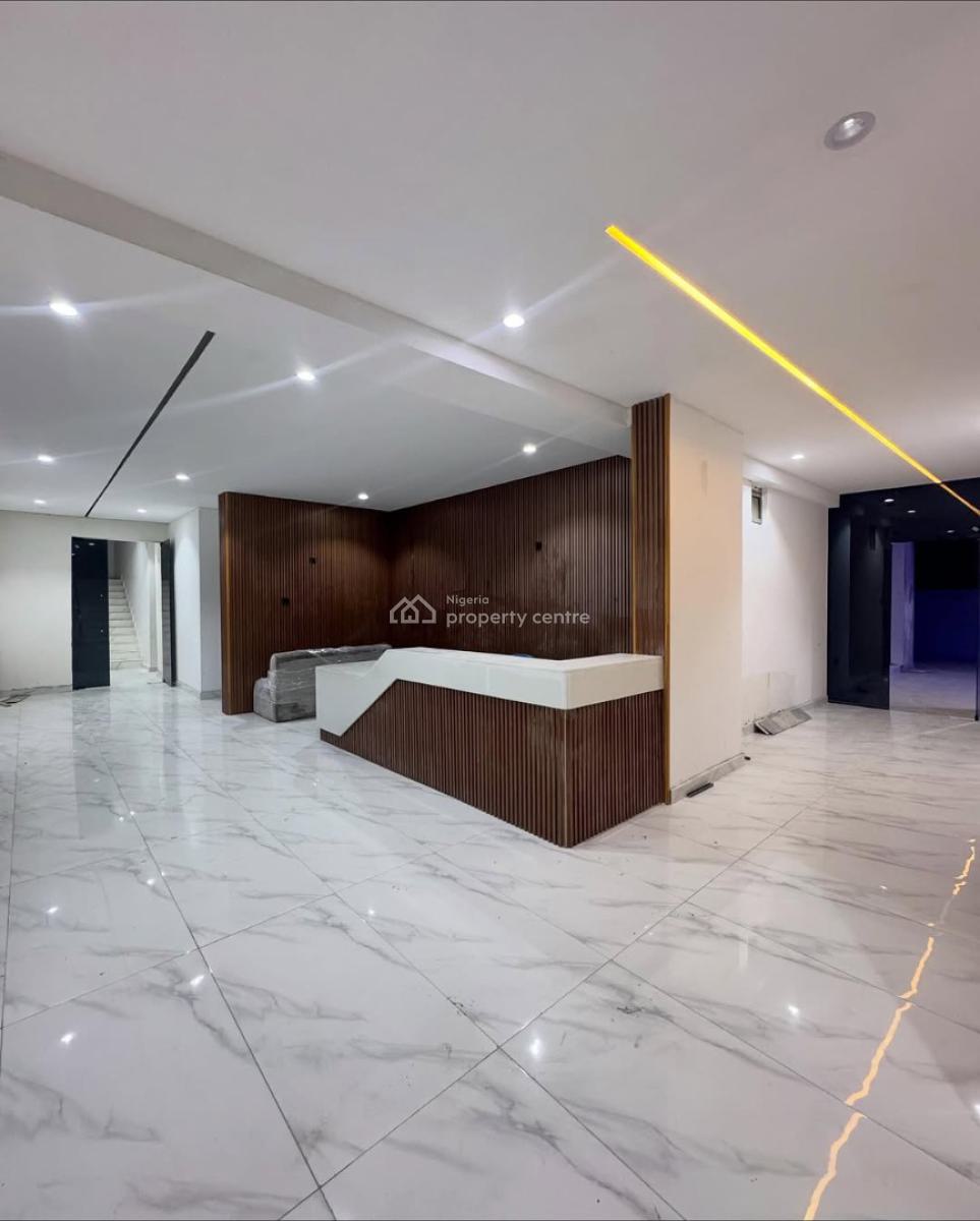 Stunning 2 Bedroom Apartment, Lekki Phase 1, Lekki, Lagos, Block of Flats for Sale