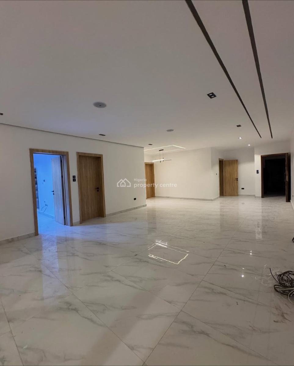 Stunning 2 Bedroom Apartment, Lekki Phase 1, Lekki, Lagos, Block of Flats for Sale