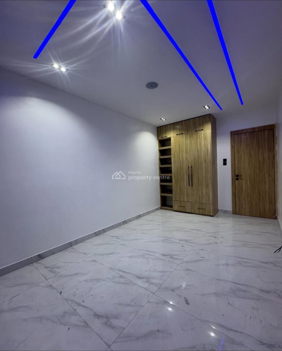 Stunning 2 Bedroom Apartment, Lekki Phase 1, Lekki, Lagos, Block of Flats for Sale