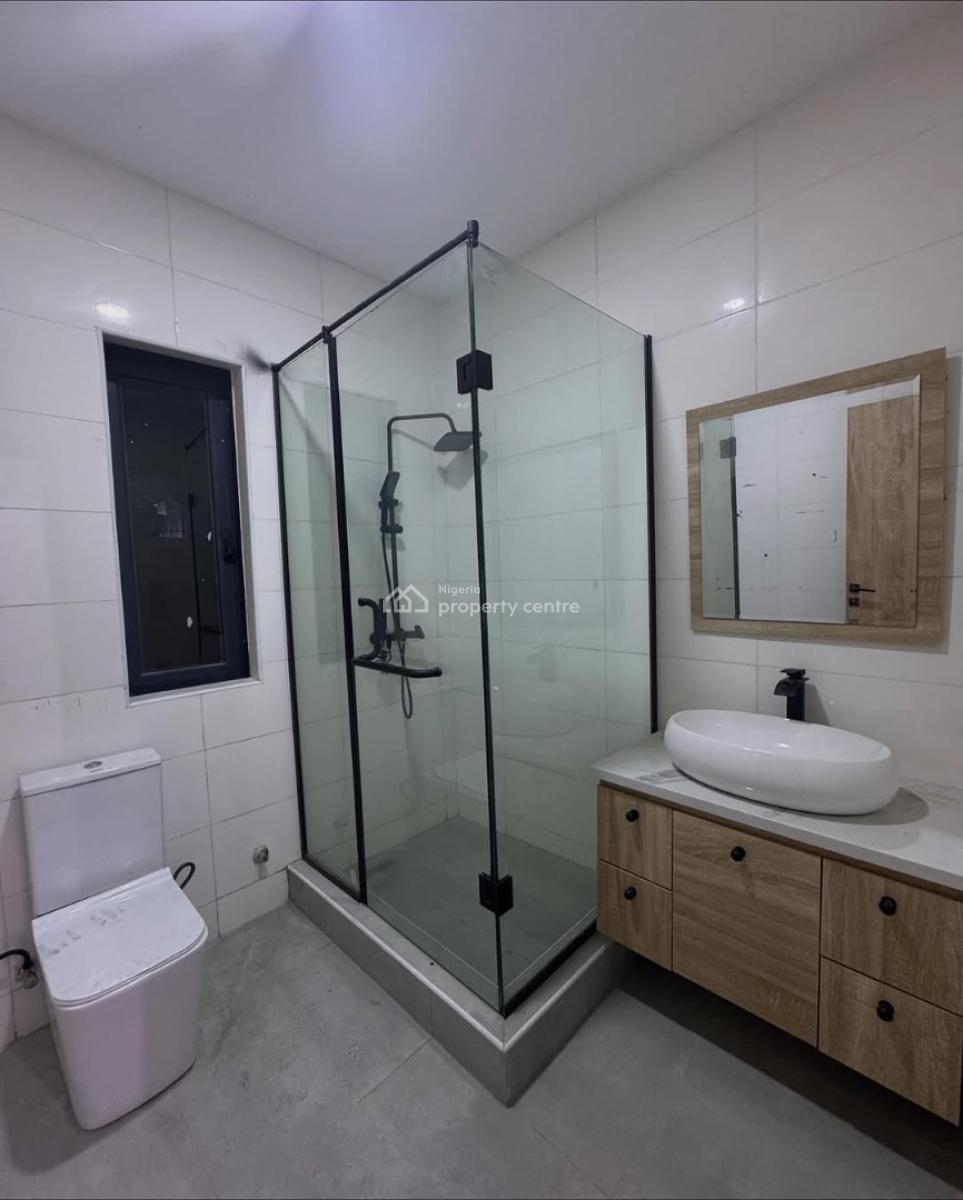 Stunning 2 Bedroom Apartment, Lekki Phase 1, Lekki, Lagos, Block of Flats for Sale