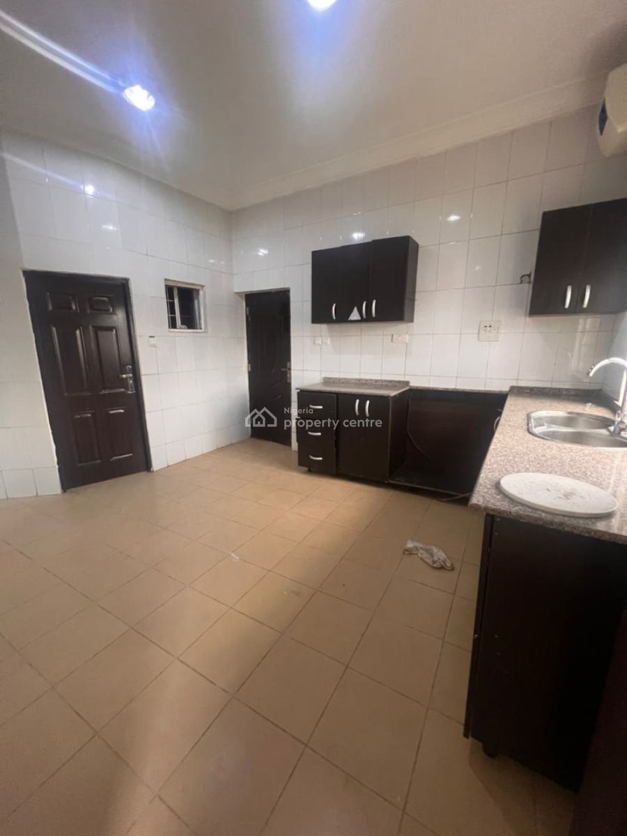 Well Built 3 Bedrooms Flat Apartment, Gilmore, Jahi, Abuja, Flat / Apartment for Rent