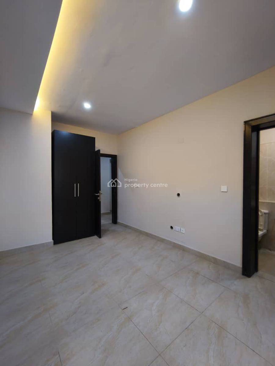 Luxury Well Built with Good Finishing Serviced 3 Bedroom Apartment, Lekki Phase 1, Lekki, Lagos, Block of Flats for Sale