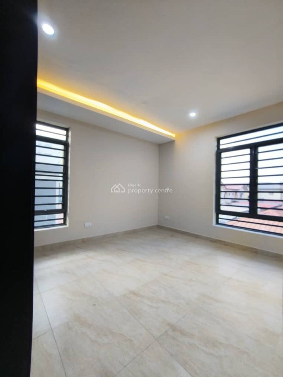 Luxury Well Built with Good Finishing Serviced 3 Bedroom Apartment, Lekki Phase 1, Lekki, Lagos, Block of Flats for Sale