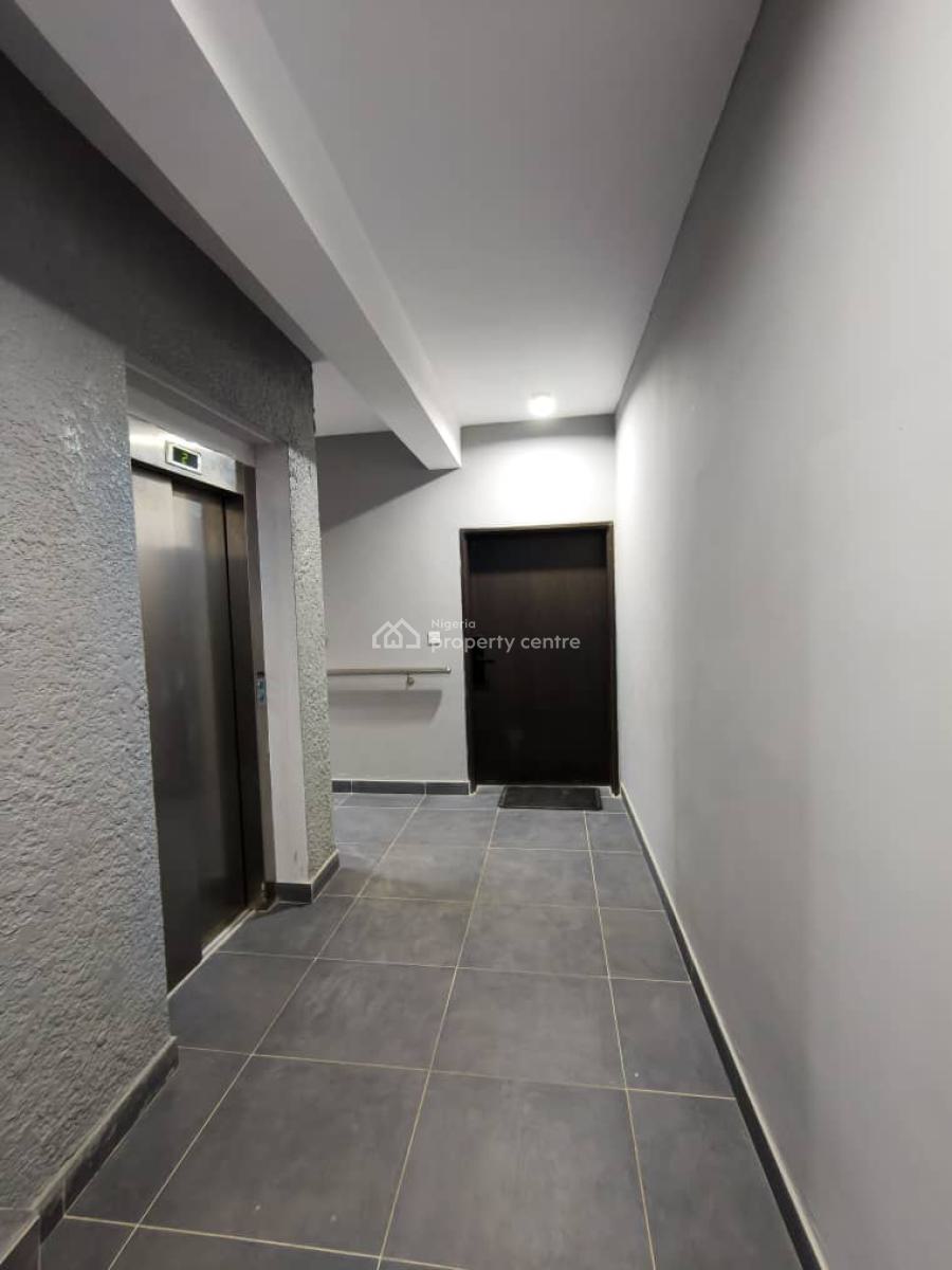 Luxury Well Built with Good Finishing Serviced 3 Bedroom Apartment, Lekki Phase 1, Lekki, Lagos, Block of Flats for Sale