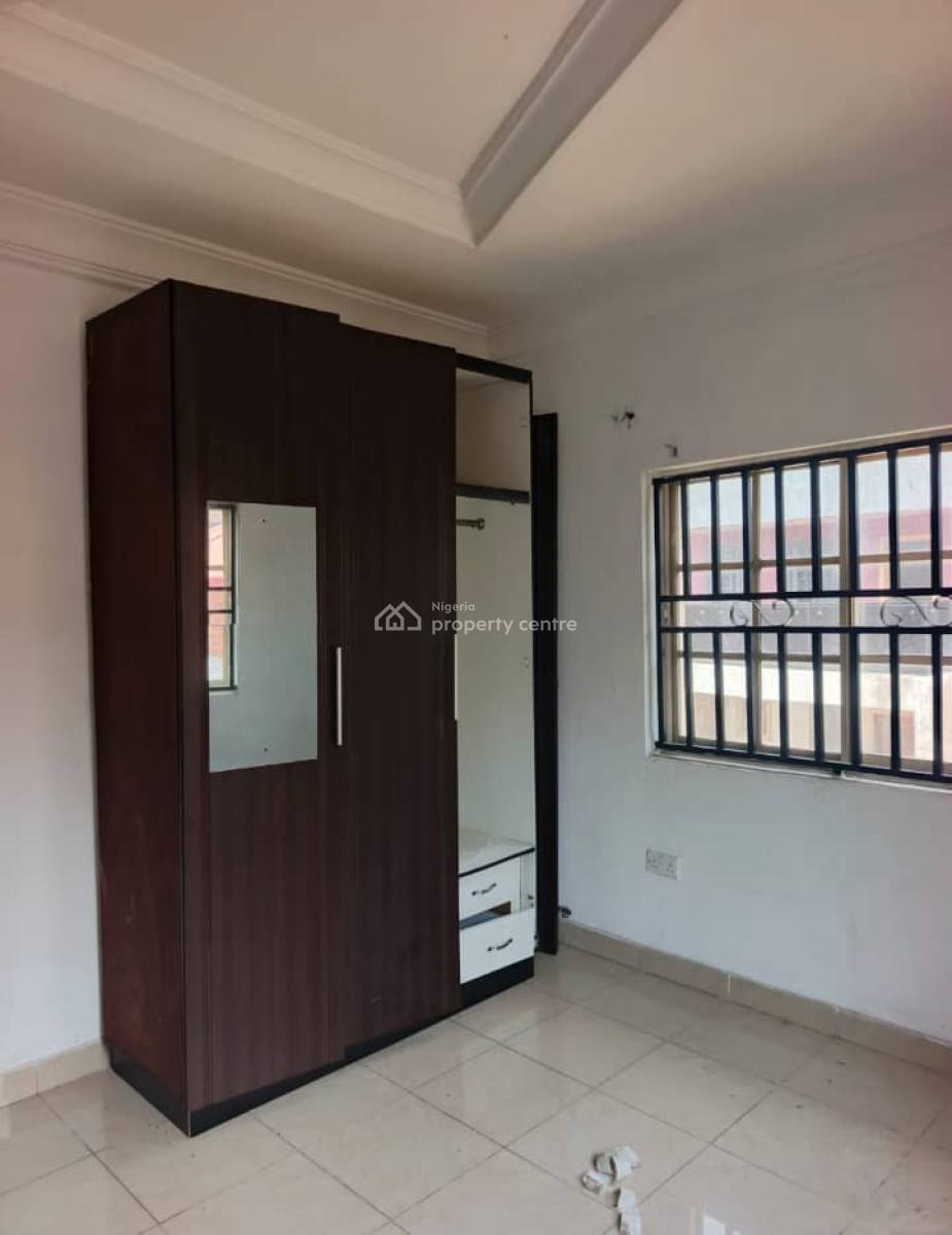 Spacious 3 Bedroom Flat Apartment, Gra Phase 1, Magodo, Lagos, Flat / Apartment for Rent