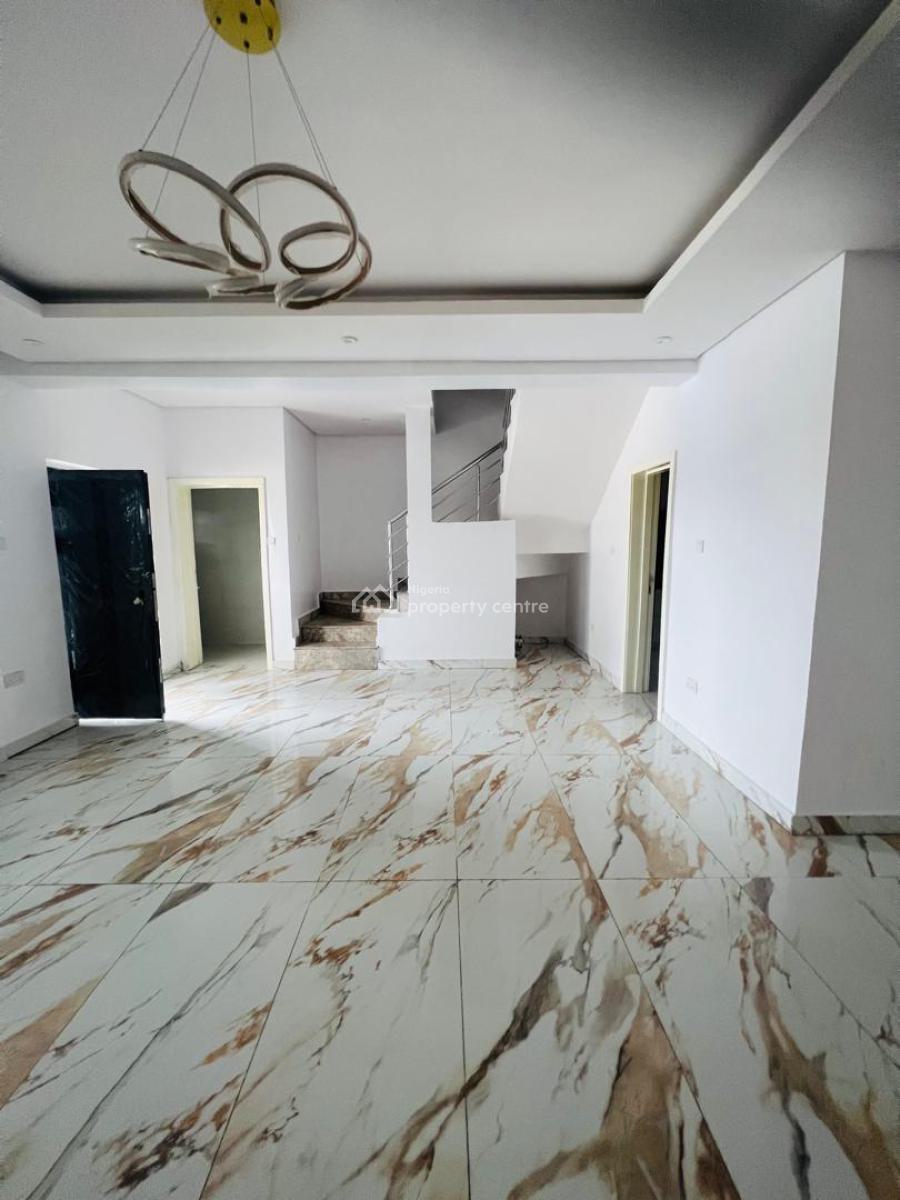 4 Bedroom Maisonette in a Serviced Estate, Lekki Right-side, Lekki Phase 1, Lekki, Lagos, Terraced Duplex for Sale
