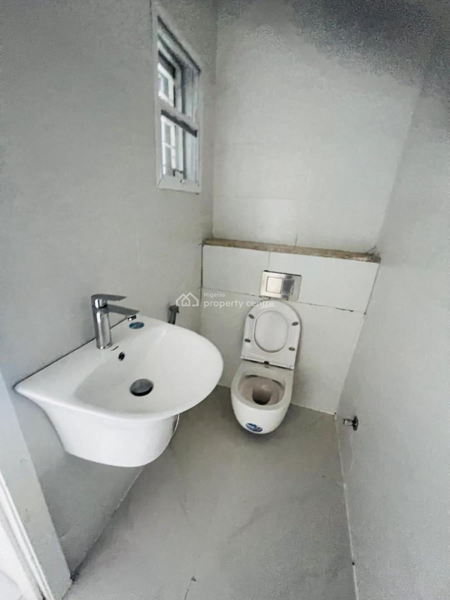 4 Bedroom Maisonette in a Serviced Estate, Lekki Right-side, Lekki Phase 1, Lekki, Lagos, Terraced Duplex for Sale