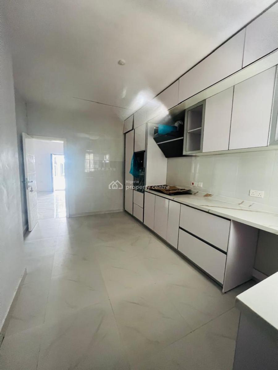 4 Bedroom Maisonette in a Serviced Estate, Lekki Right-side, Lekki Phase 1, Lekki, Lagos, Terraced Duplex for Sale