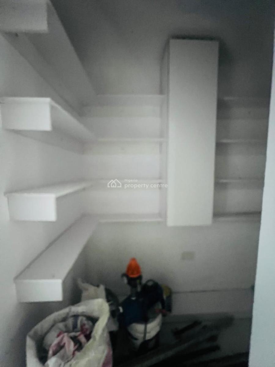 4 Bedroom Maisonette in a Serviced Estate, Lekki Right-side, Lekki Phase 1, Lekki, Lagos, Terraced Duplex for Sale