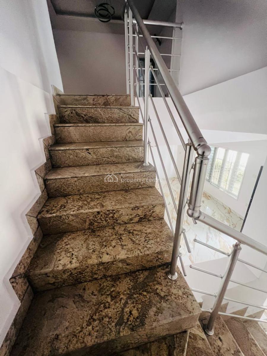 4 Bedroom Maisonette in a Serviced Estate, Lekki Right-side, Lekki Phase 1, Lekki, Lagos, Terraced Duplex for Sale