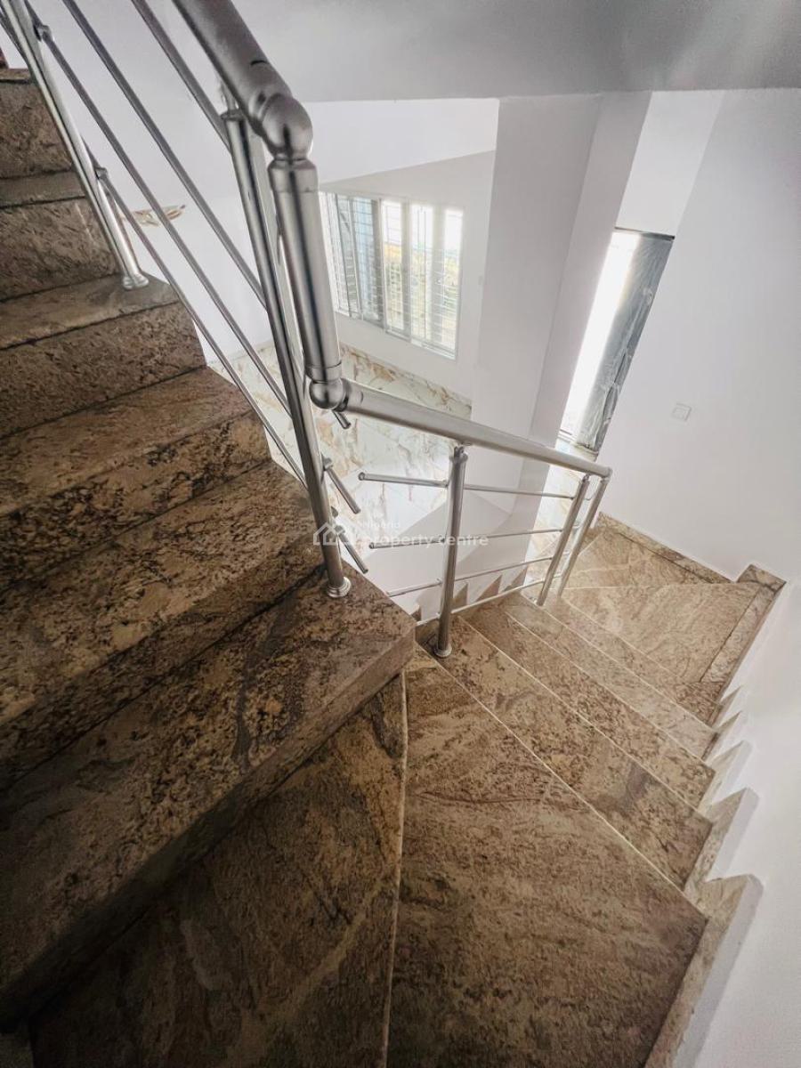 4 Bedroom Maisonette in a Serviced Estate, Lekki Right-side, Lekki Phase 1, Lekki, Lagos, Terraced Duplex for Sale