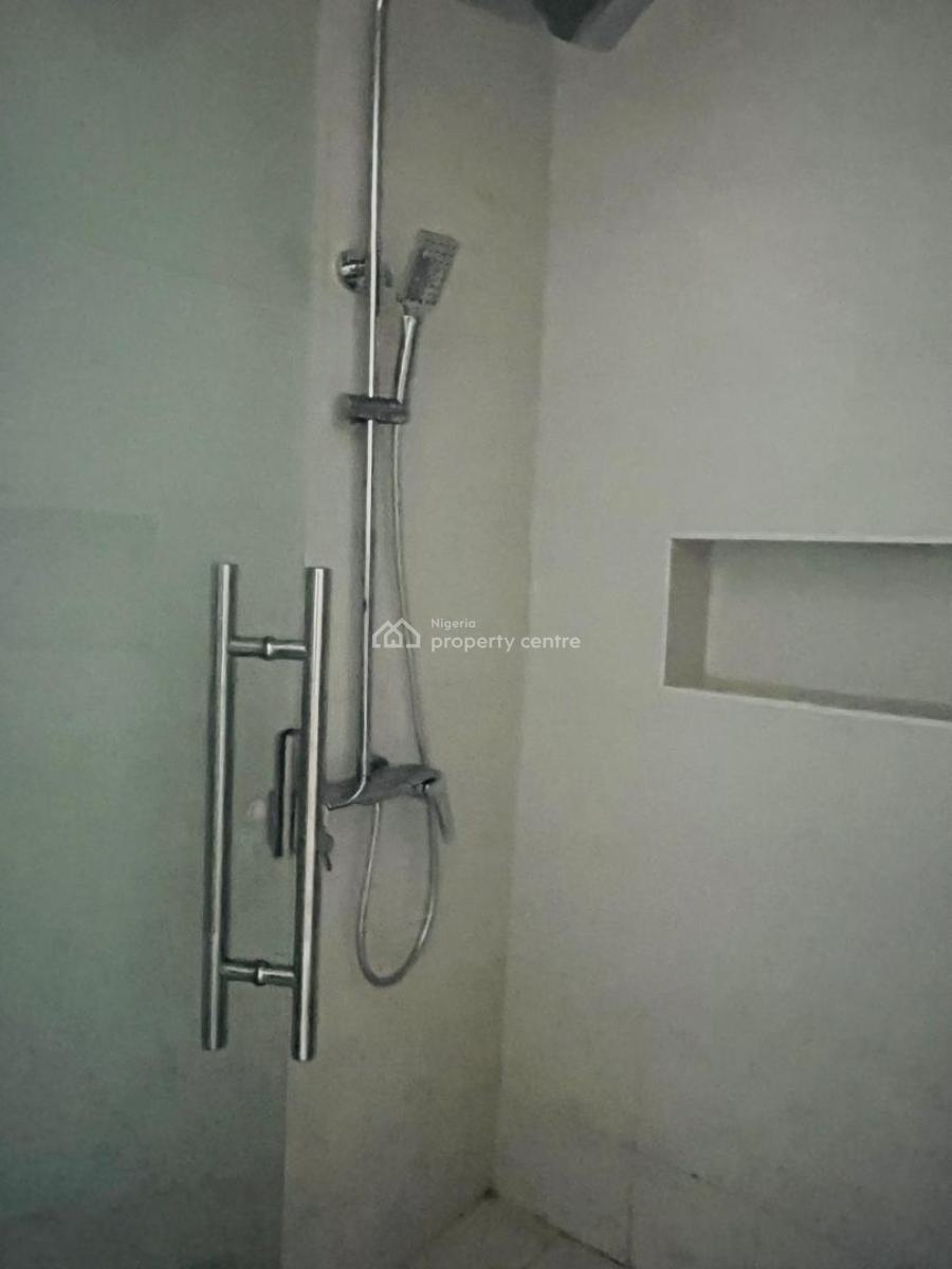 4 Bedroom Maisonette in a Serviced Estate, Lekki Right-side, Lekki Phase 1, Lekki, Lagos, Terraced Duplex for Sale