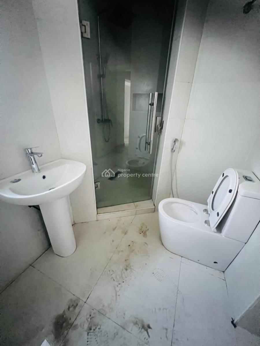 4 Bedroom Maisonette in a Serviced Estate, Lekki Right-side, Lekki Phase 1, Lekki, Lagos, Terraced Duplex for Sale