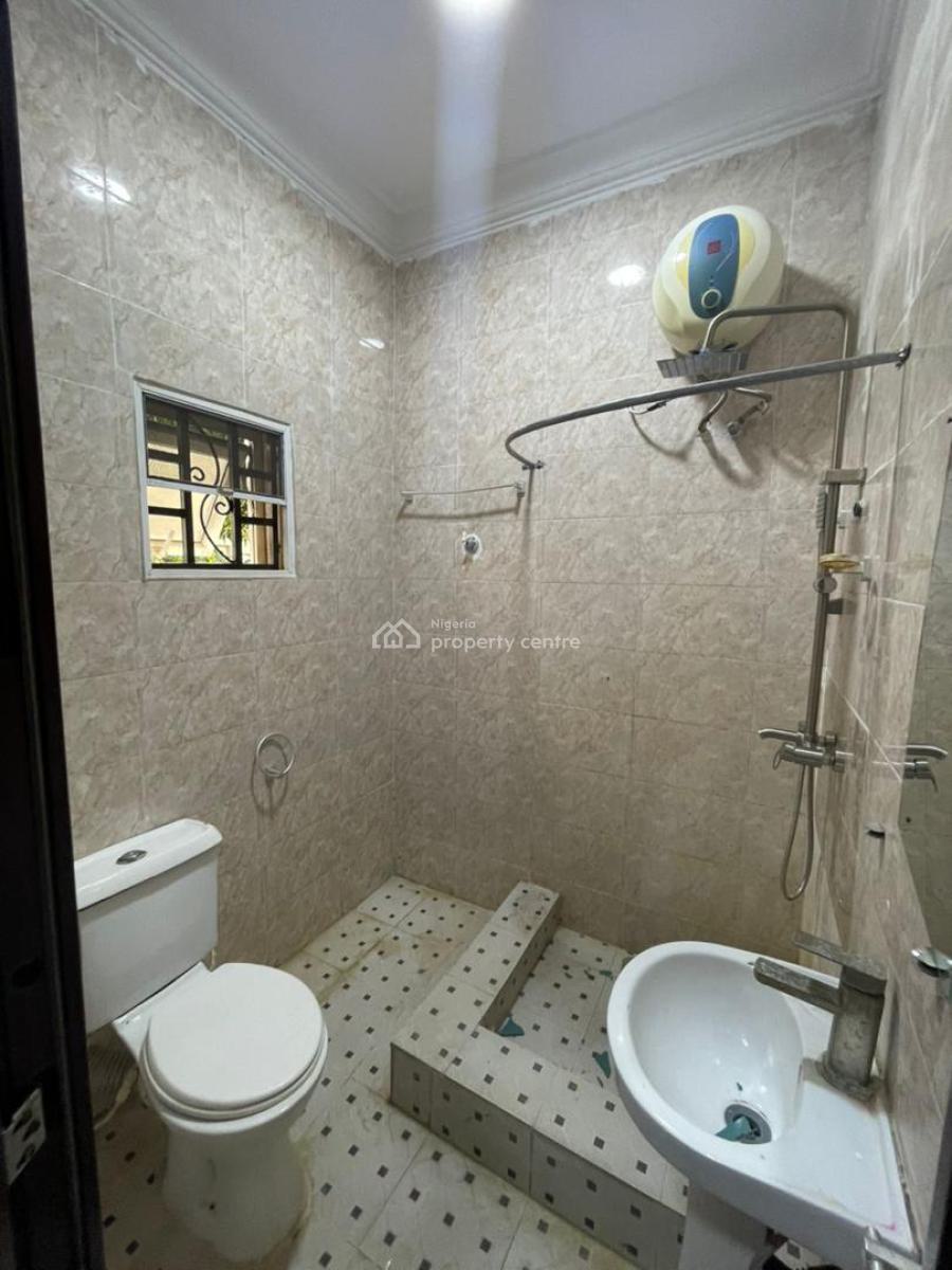 Well Maintained 4 Bedroom Detached Duplex with Bq in a Shared Compound, Ologolo, Lekki, Lagos, Detached Duplex for Rent