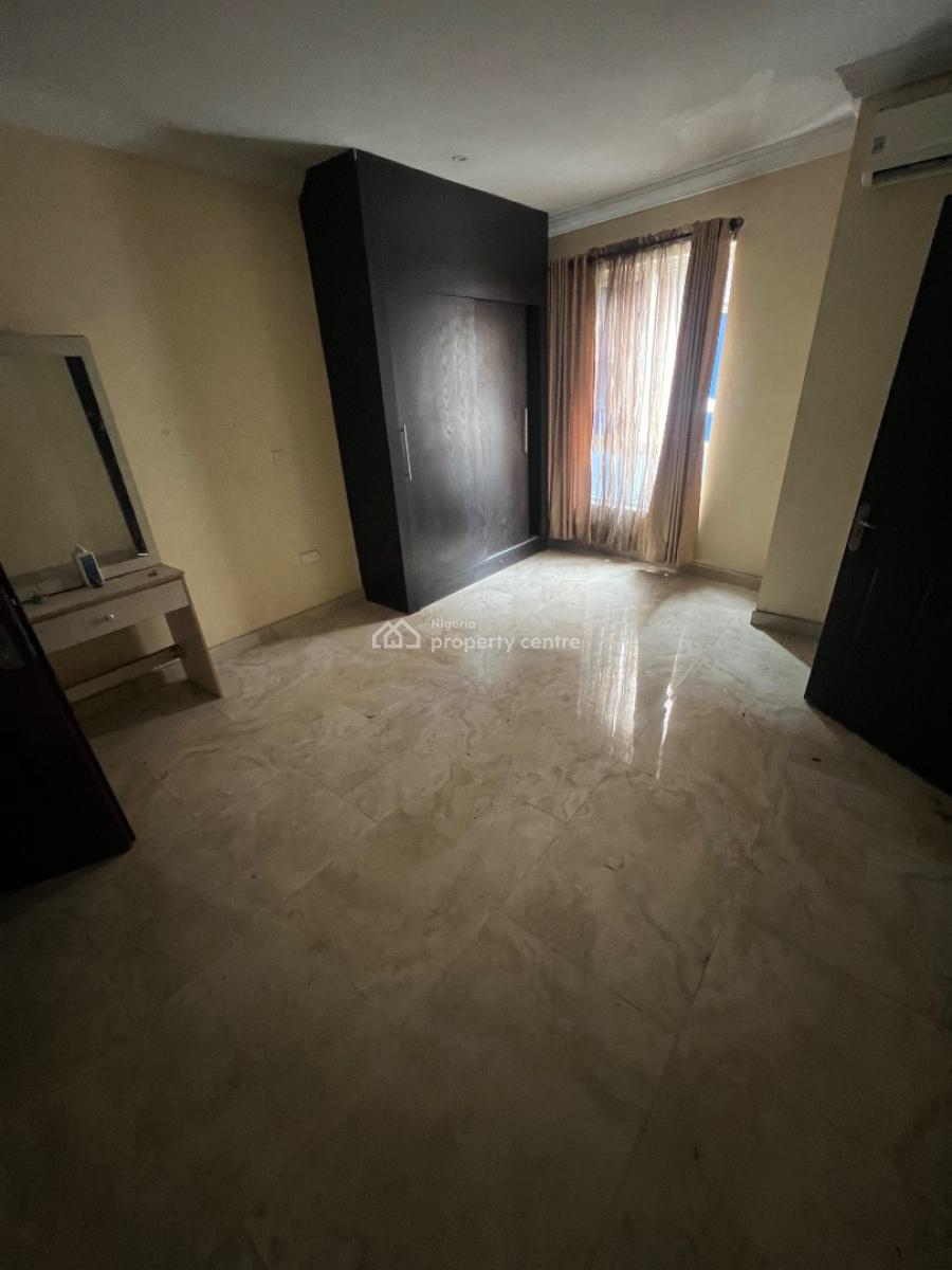 Classic and Spacious 3-bedroom Flat, Jakande, Lekki, Lagos, Flat / Apartment for Rent