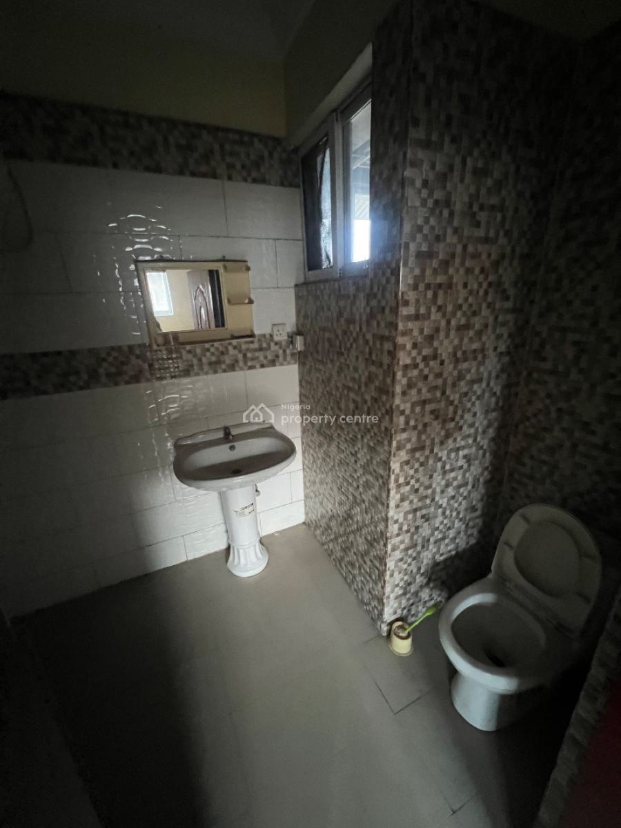 Classic and Spacious 3-bedroom Flat, Jakande, Lekki, Lagos, Flat / Apartment for Rent