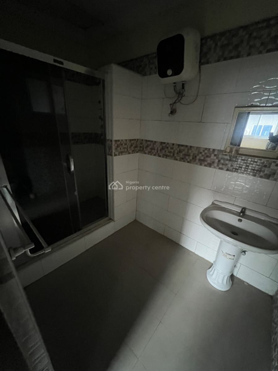 Classic and Spacious 3-bedroom Flat, Jakande, Lekki, Lagos, Flat / Apartment for Rent