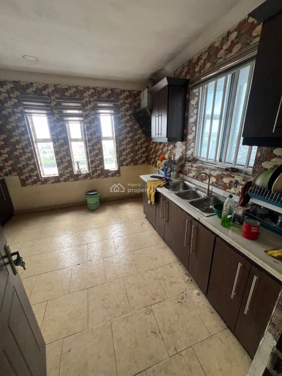 Classic and Spacious 3-bedroom Flat, Jakande, Lekki, Lagos, Flat / Apartment for Rent