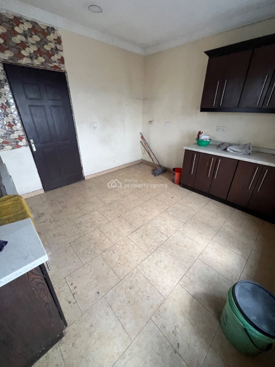 Classic and Spacious 3-bedroom Flat, Jakande, Lekki, Lagos, Flat / Apartment for Rent
