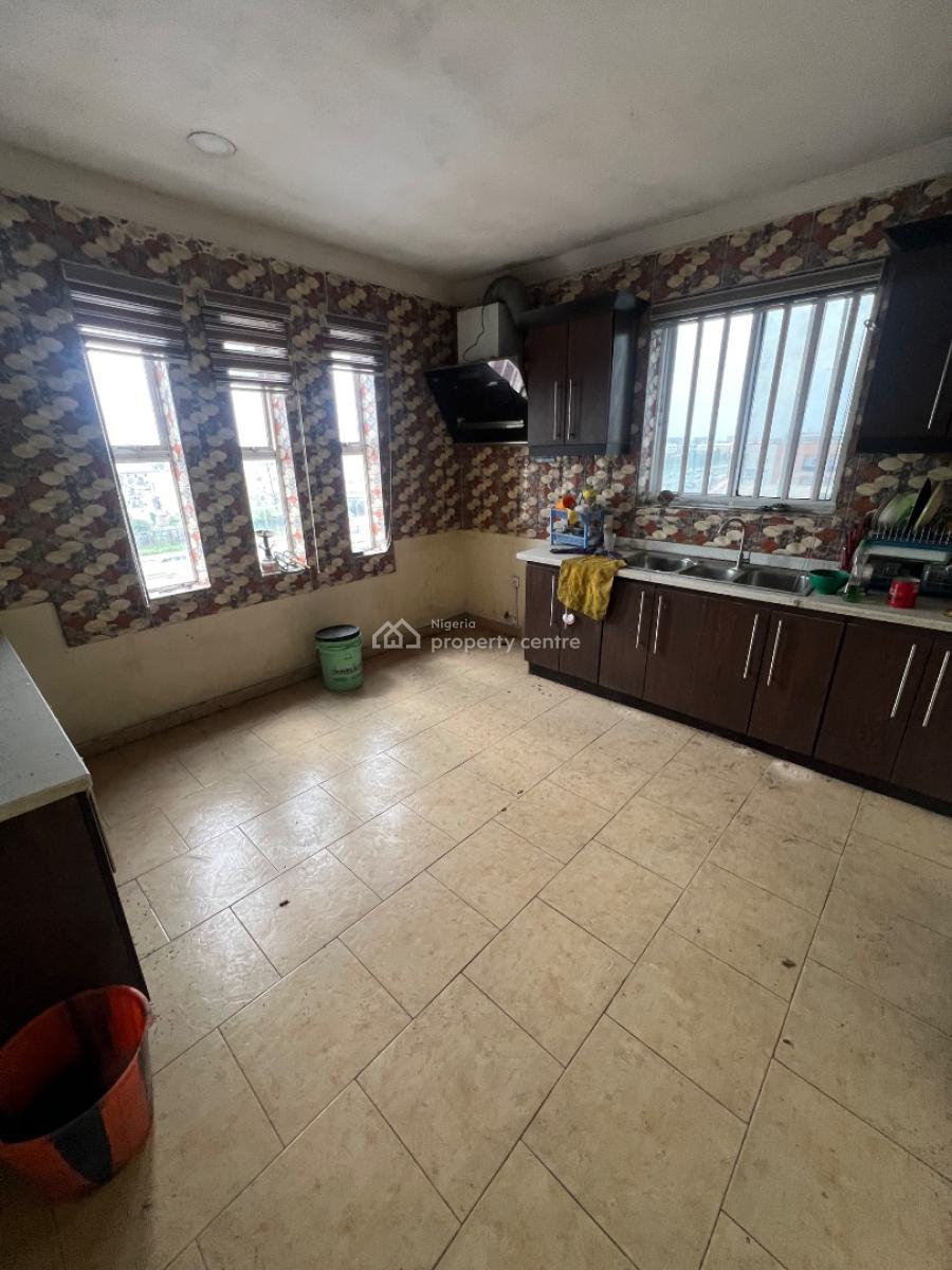 Classic and Spacious 3-bedroom Flat, Jakande, Lekki, Lagos, Flat / Apartment for Rent
