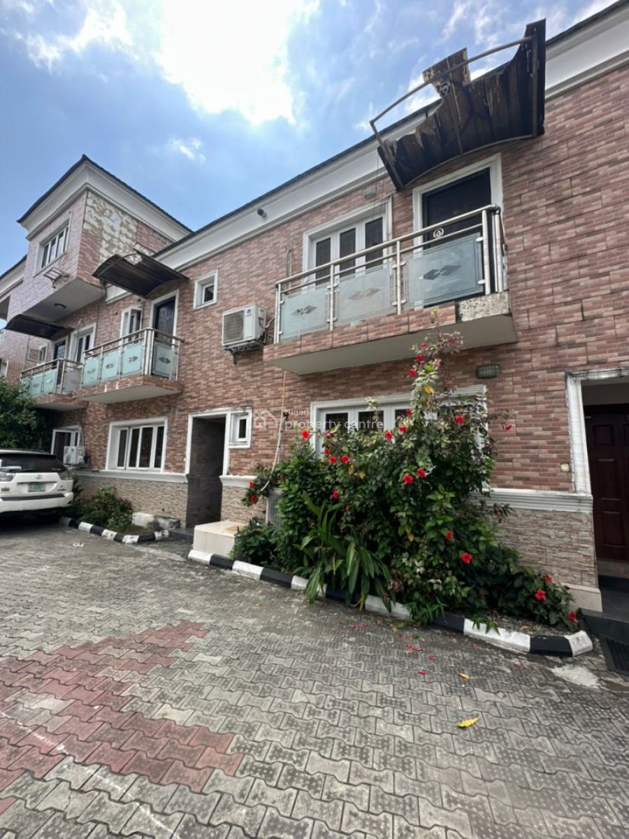 a Nice Serviced 3 Bedroom Terrace with Bq, Lekki Phase 1, Lekki, Lagos, Terraced Duplex for Rent