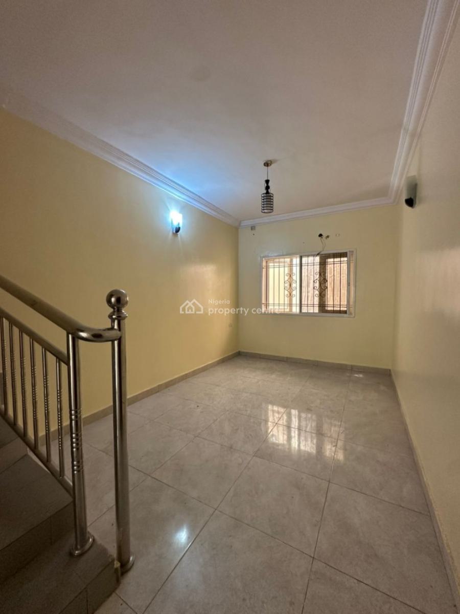 a Nice Serviced 3 Bedroom Terrace with Bq, Lekki Phase 1, Lekki, Lagos, Terraced Duplex for Rent