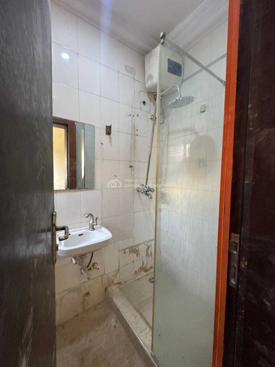 a Nice Serviced 3 Bedroom Terrace with Bq, Lekki Phase 1, Lekki, Lagos, Terraced Duplex for Rent