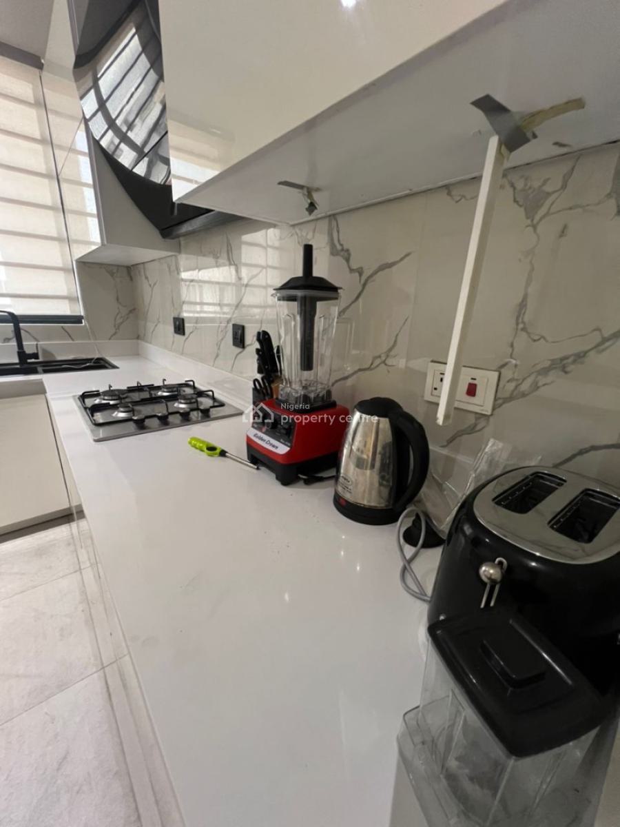 3 Bedroom Fully Furnished Penthouse, Lekki Phase 1, Lekki, Lagos, Flat / Apartment for Sale