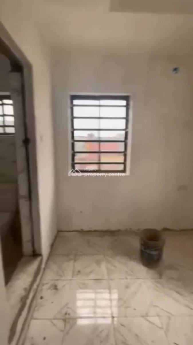 Lovely 2 Bedroom Flat, Off Morocco Road, Shomolu, Lagos, Flat / Apartment for Rent