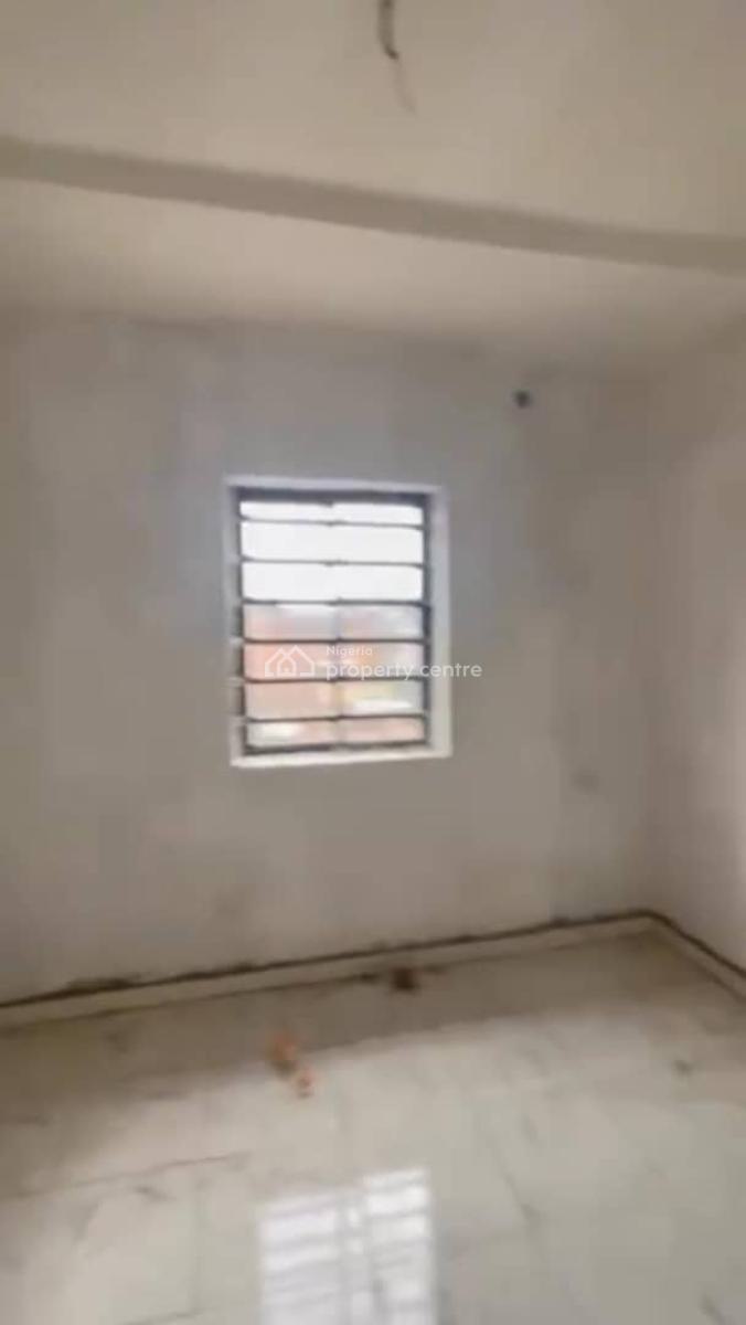 Lovely 2 Bedroom Flat, Off Morocco Road, Shomolu, Lagos, Flat / Apartment for Rent