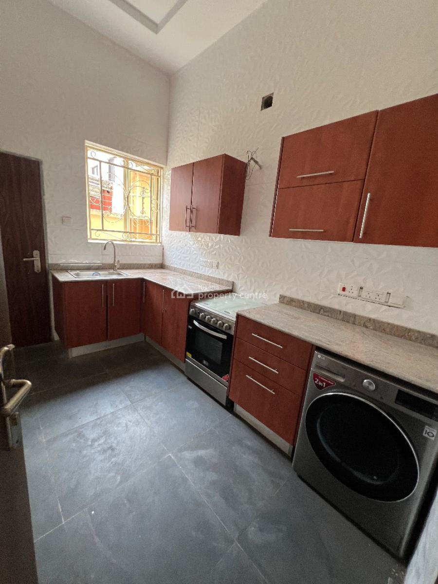 Serviced 2 Bedroom Flat, Off Admiralty Way, Lekki Phase 1, Lekki, Lagos, Flat / Apartment for Rent