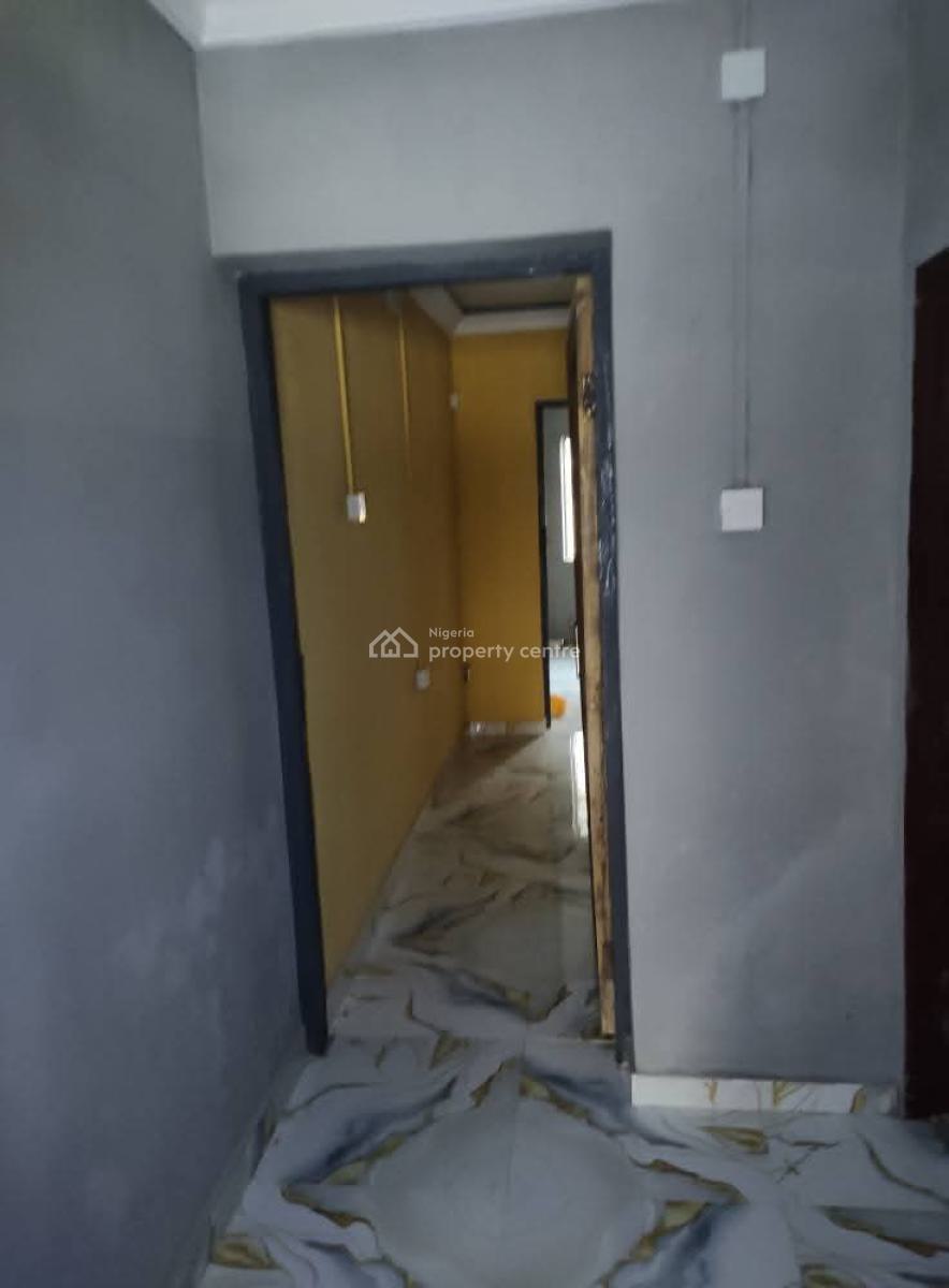 Executive Renovated 2 Bedroom Flat Apartment, Orile Agege Close, Agege, Lagos, Flat / Apartment for Rent