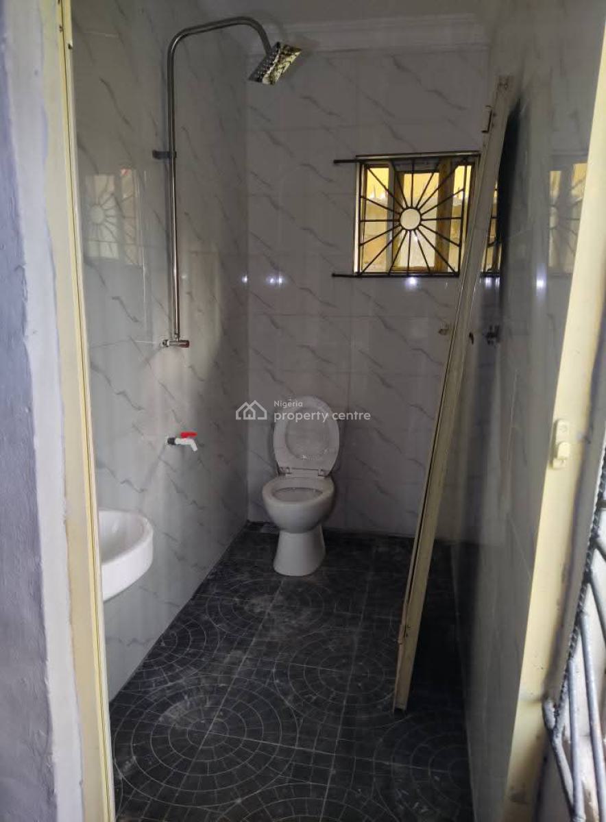 Executive Renovated 2 Bedroom Flat Apartment, Orile Agege Close, Agege, Lagos, Flat / Apartment for Rent