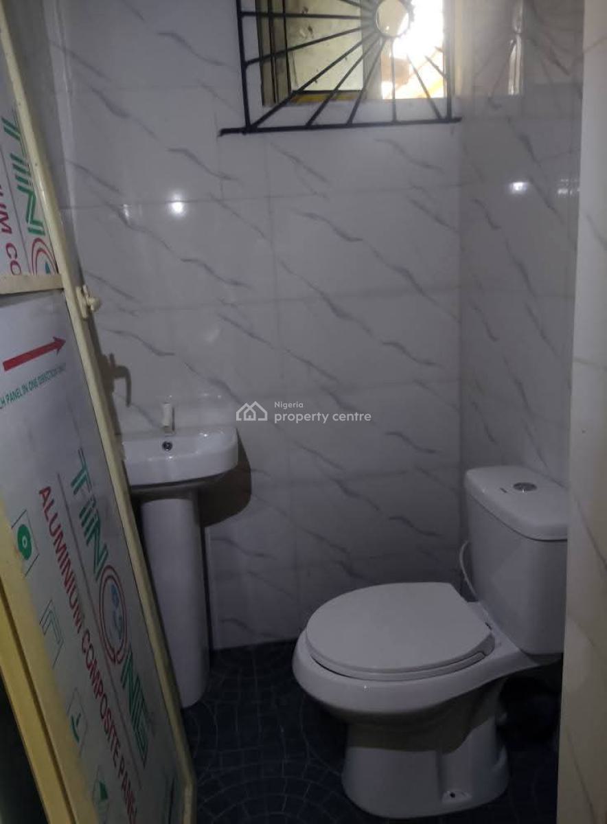 Executive Renovated 2 Bedroom Flat Apartment, Orile Agege Close, Agege, Lagos, Flat / Apartment for Rent