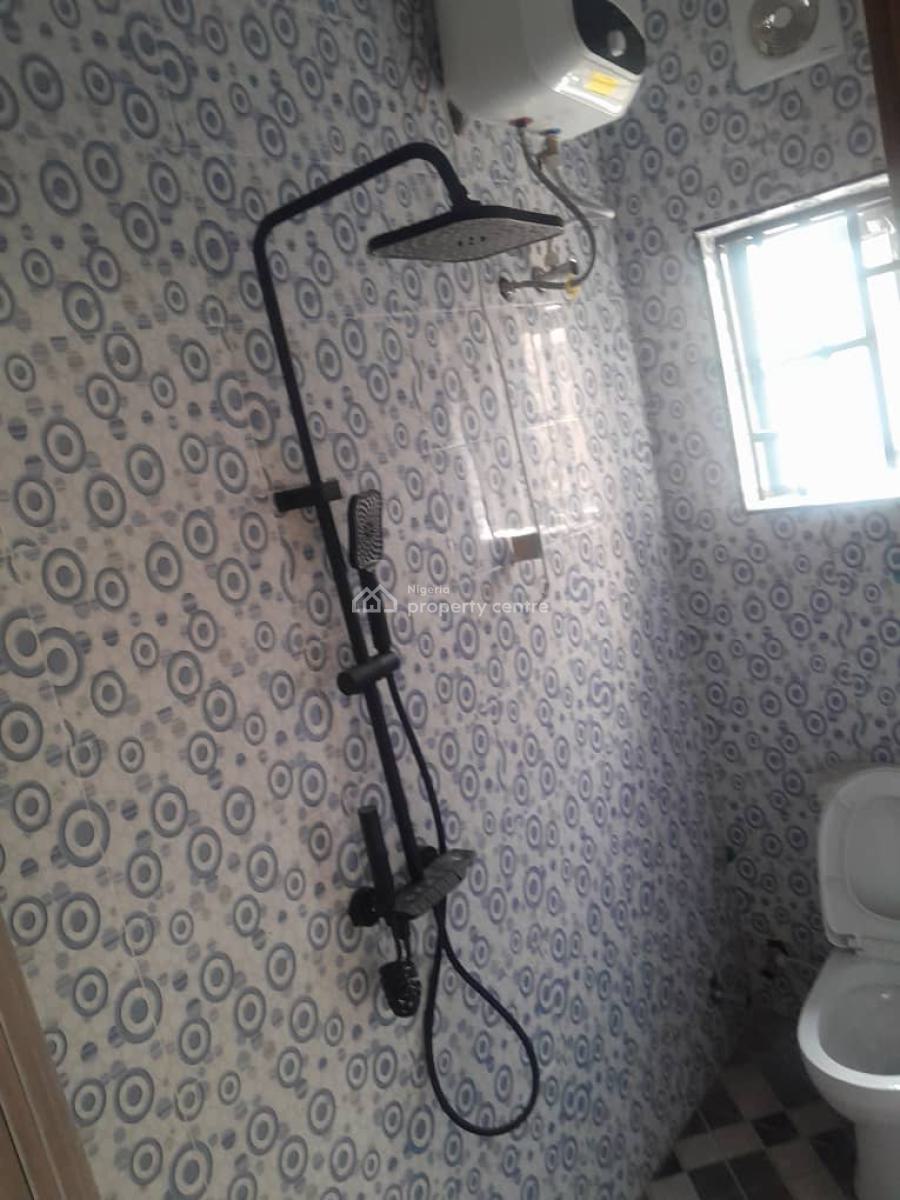 Spacious 2 Bedroom Flat with Modern Facilities, Surulere, Lagos, Flat / Apartment for Sale